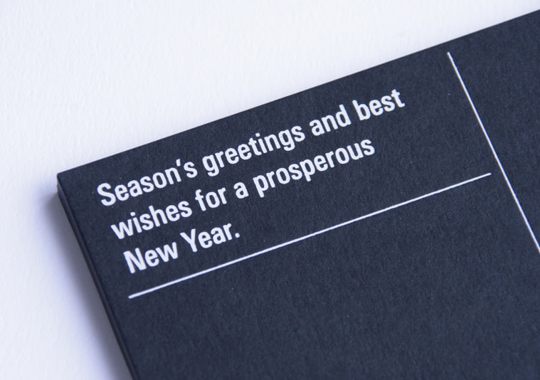 竹尾のオリジナルグリーティングカード2013　黒気包紙に箔押し