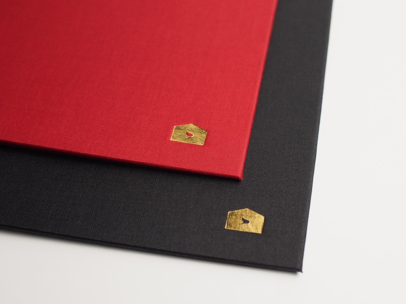 かたいぶんこ　ロゴは箔押し