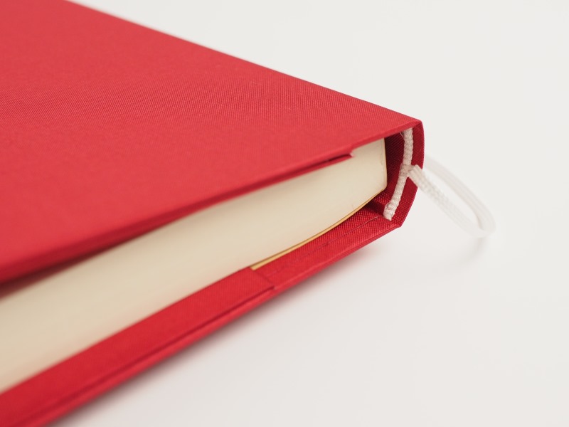 かたいぶんこ　あか